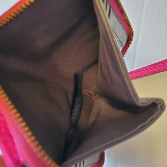 Fossil Pebbled Leather Wristlet Wallet - Picture 6 of 10